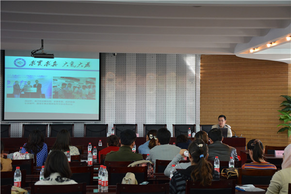 荣获全国道德模范、中国志愿服务优秀个人等多项荣誉称号的电子科技大学优秀辅导员徐茂老师主讲