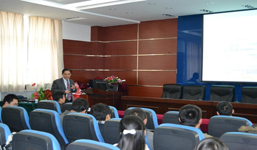 包头市“院士、专家包头行”活动在金沙官网举办